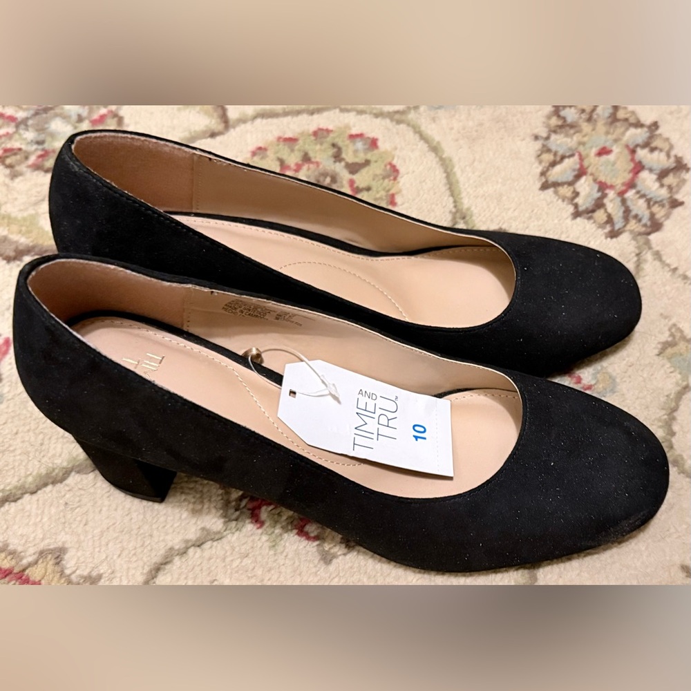 Time and Tru Black Faux Suede Block Heel Pumps Size 10 Closed Toe Memory Foam - Picture 10 of 11